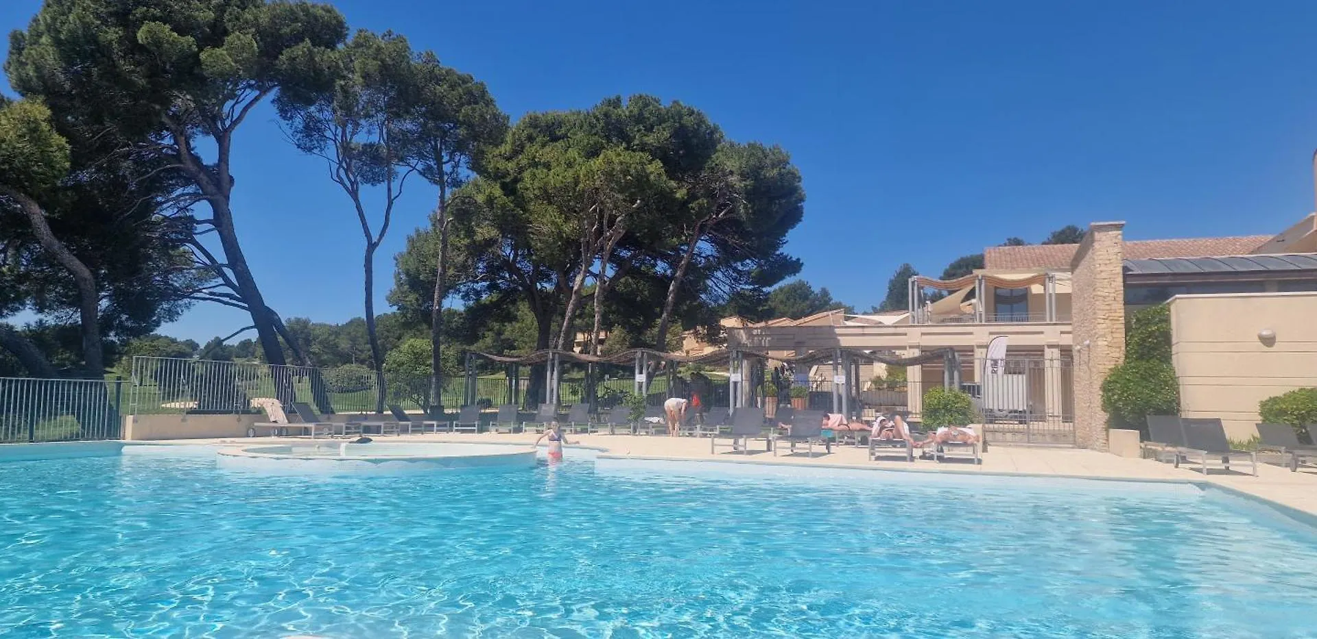 Appartement Sur Golf De L'Isle-Sur-La-Sorgue Saumane-de-Vaucluse